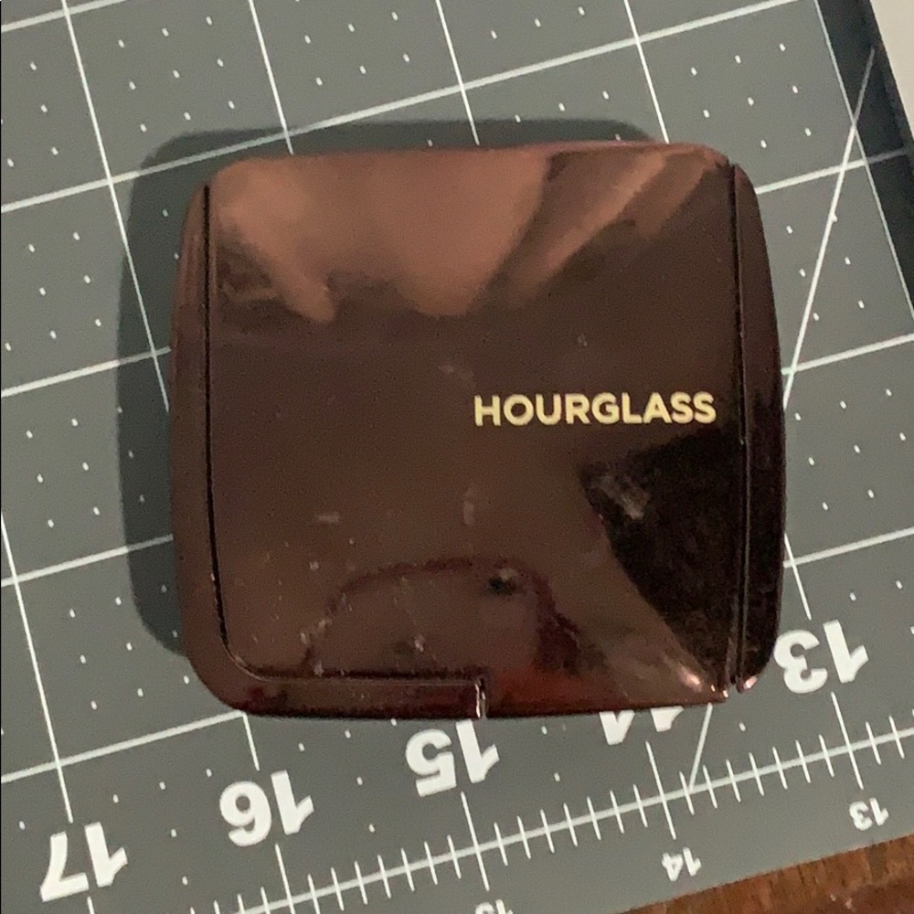 HOURGLASS (hold)